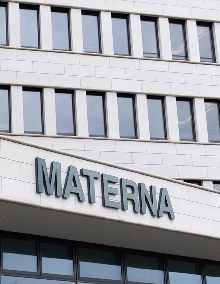 Die Firmenfassade von Materna zeigt, wie Corporate Design und Architektur exemplarisch harmonieren.