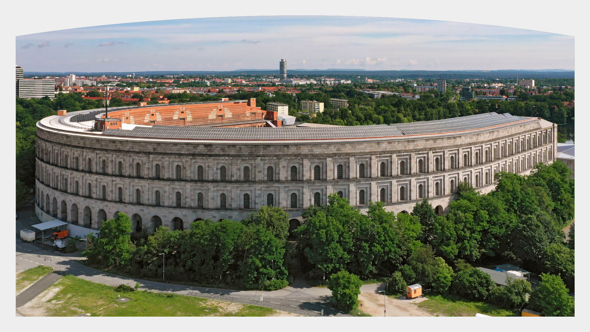 Florida-Brand-Design-Kongresshalle-Nürnberg-Dachmarke-Architektur-Corporate-Design-1